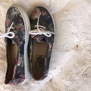 Vans | Desert Cactus Floral Black UltraCush Low Profile Sneakers